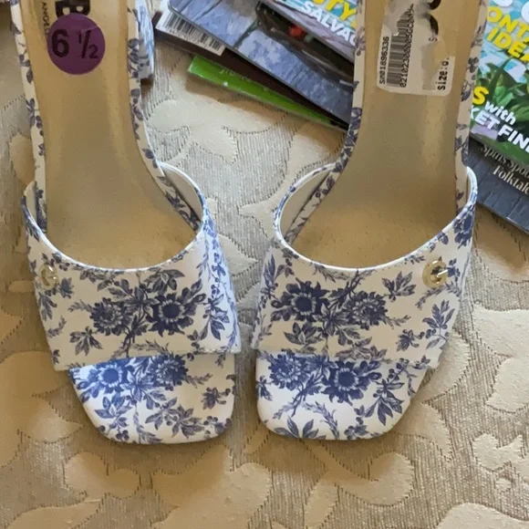 GUESS Women's Gallai Heeled Sandal NWOT - Picture 12 of 12